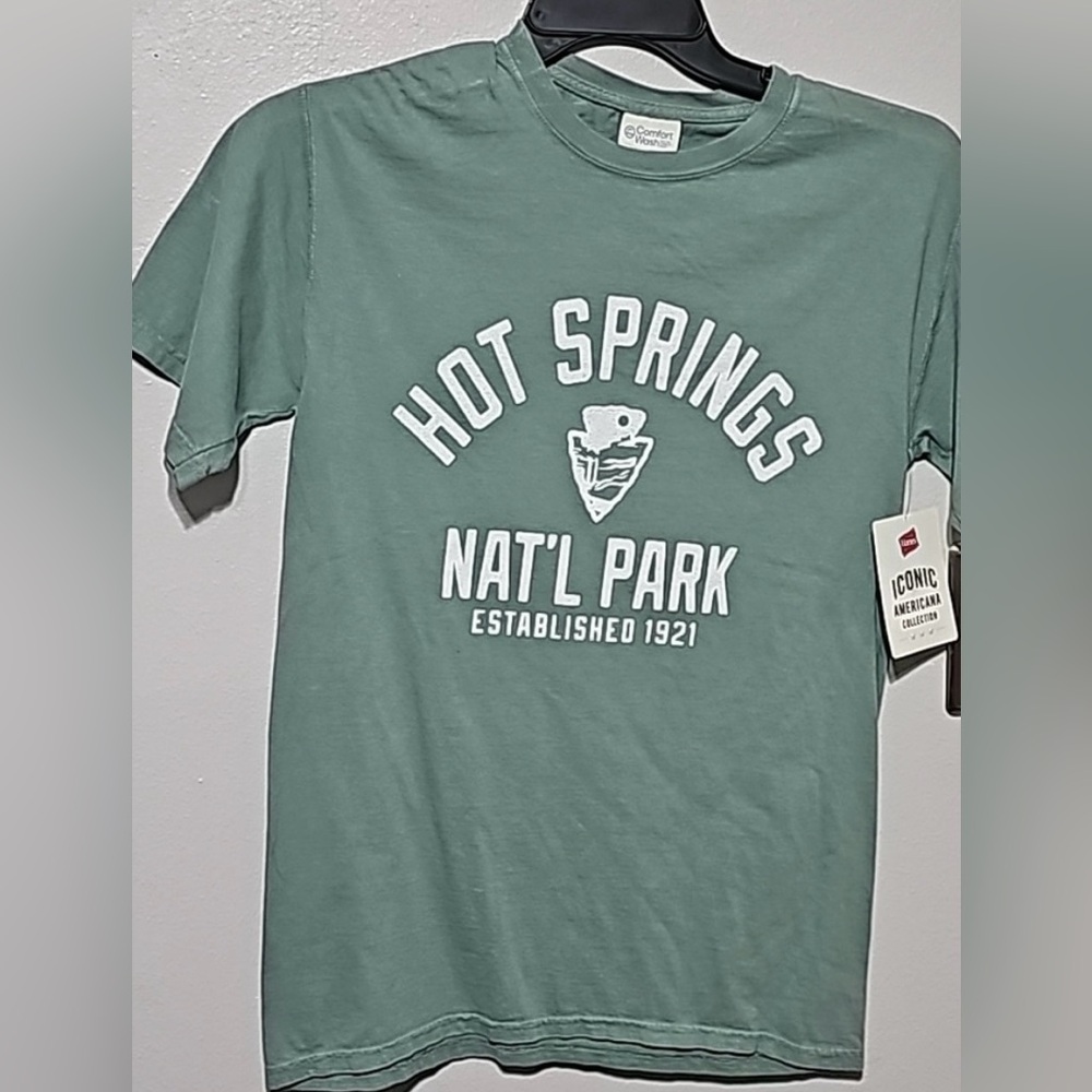 NEW with TAGS SIZE MEDIUM HOT Springs T-Shirt 2 Available